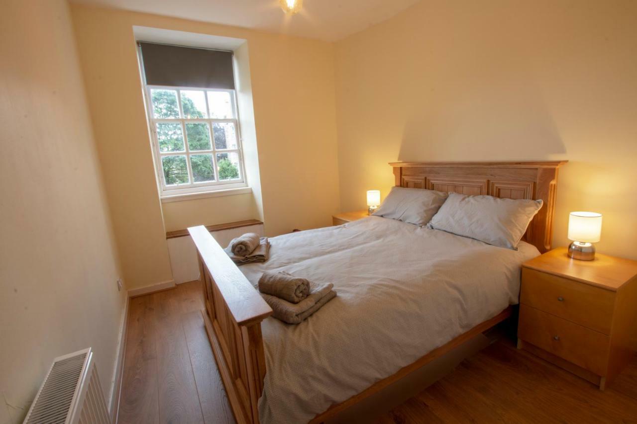 Cadell House Apt - Royal Mile エディンバラ エクステリア 写真